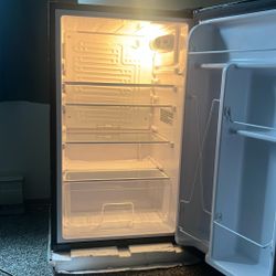 Insignia-3.3 Cu. Ft. Mini Fridge with Energy Star Certification 