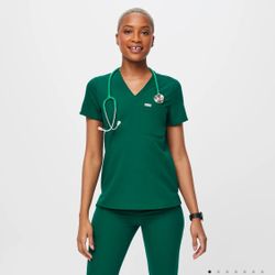 Figs Hunter Green Scrub Set