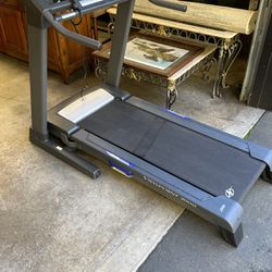 Nordic track Treadmill (viewpoint 3000) New/old…