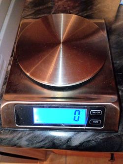 Scale... Gram and OZ for weighing items