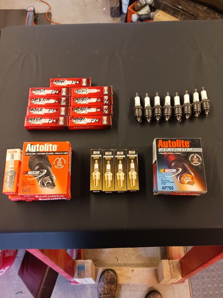 Spark Plugs Several Sets And Brands 