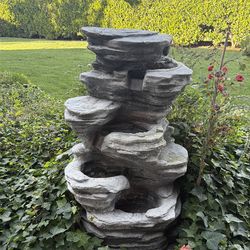 Allen Roth 40.2 inch high water fountain