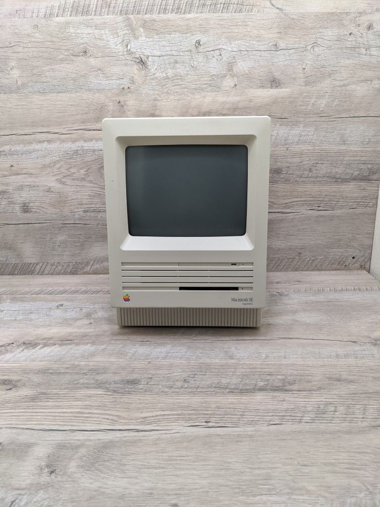 Vintage Macintosh SE 1988
