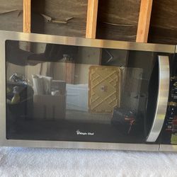 Magic Chef Large Microwave 