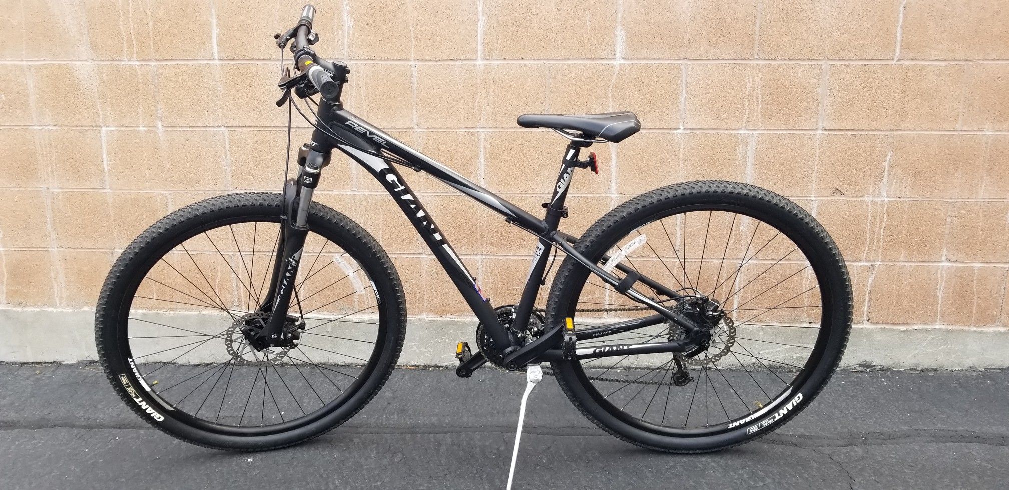Giant Revel 29er mountain bike
