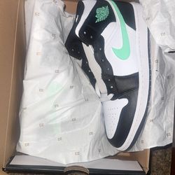Air Jordan 1’s MID Green Glow