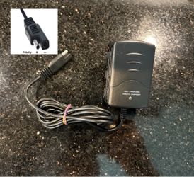 Battery Charger Plug 12VDC 0.8A 15W with 2-pin Square Connector for Powerstroke