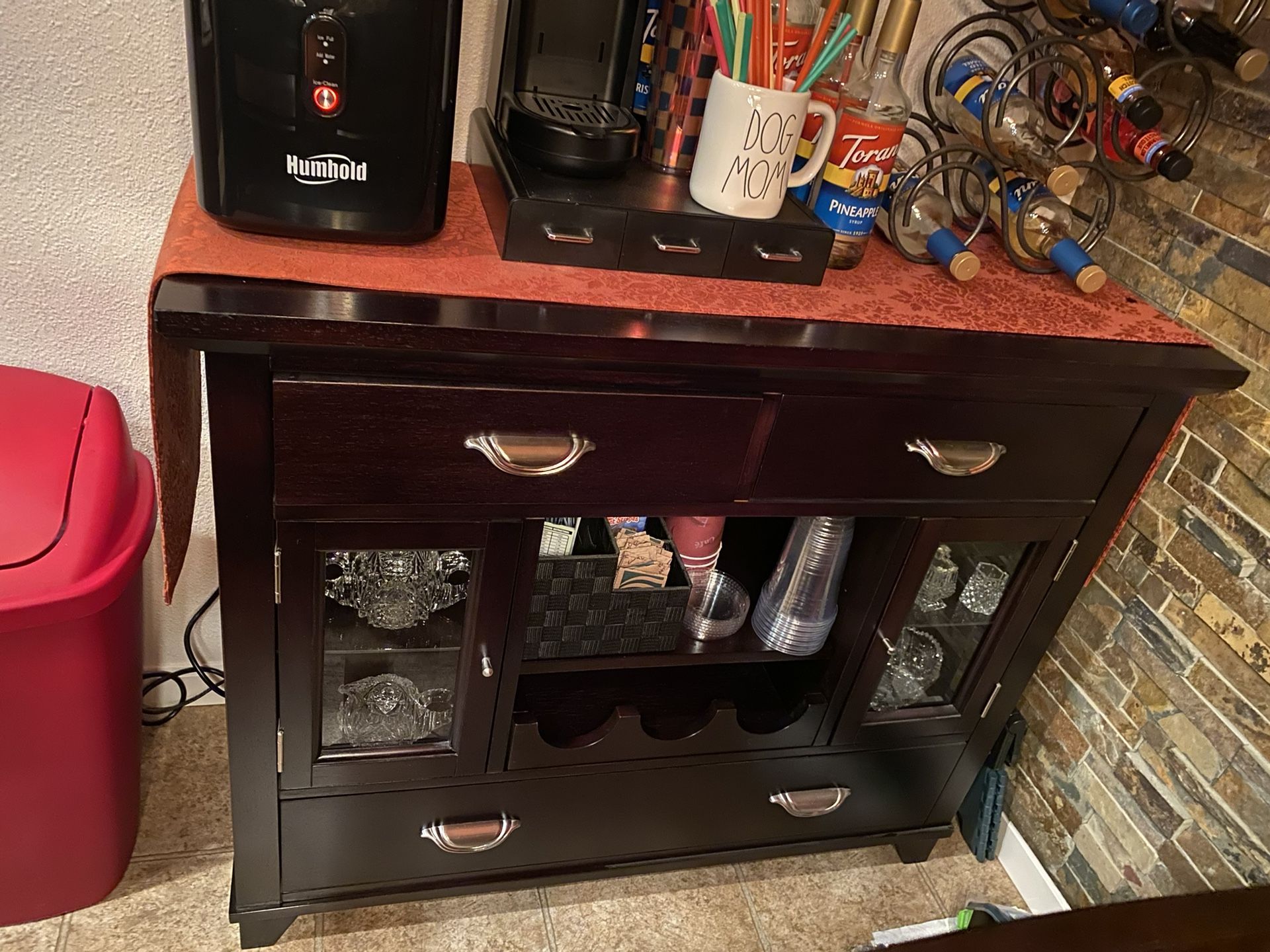Like New Buffet Dark Brown Glass Doors Two Wine Racks