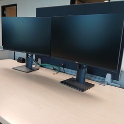 Dell Monitor With Stands Pre-owned But Like New