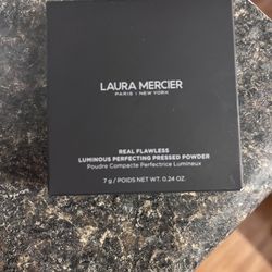 Laura Mercier 