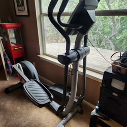 ELLIPTICAL MACHINE FOR EXERCISE OR TO HANG CLOTHES
