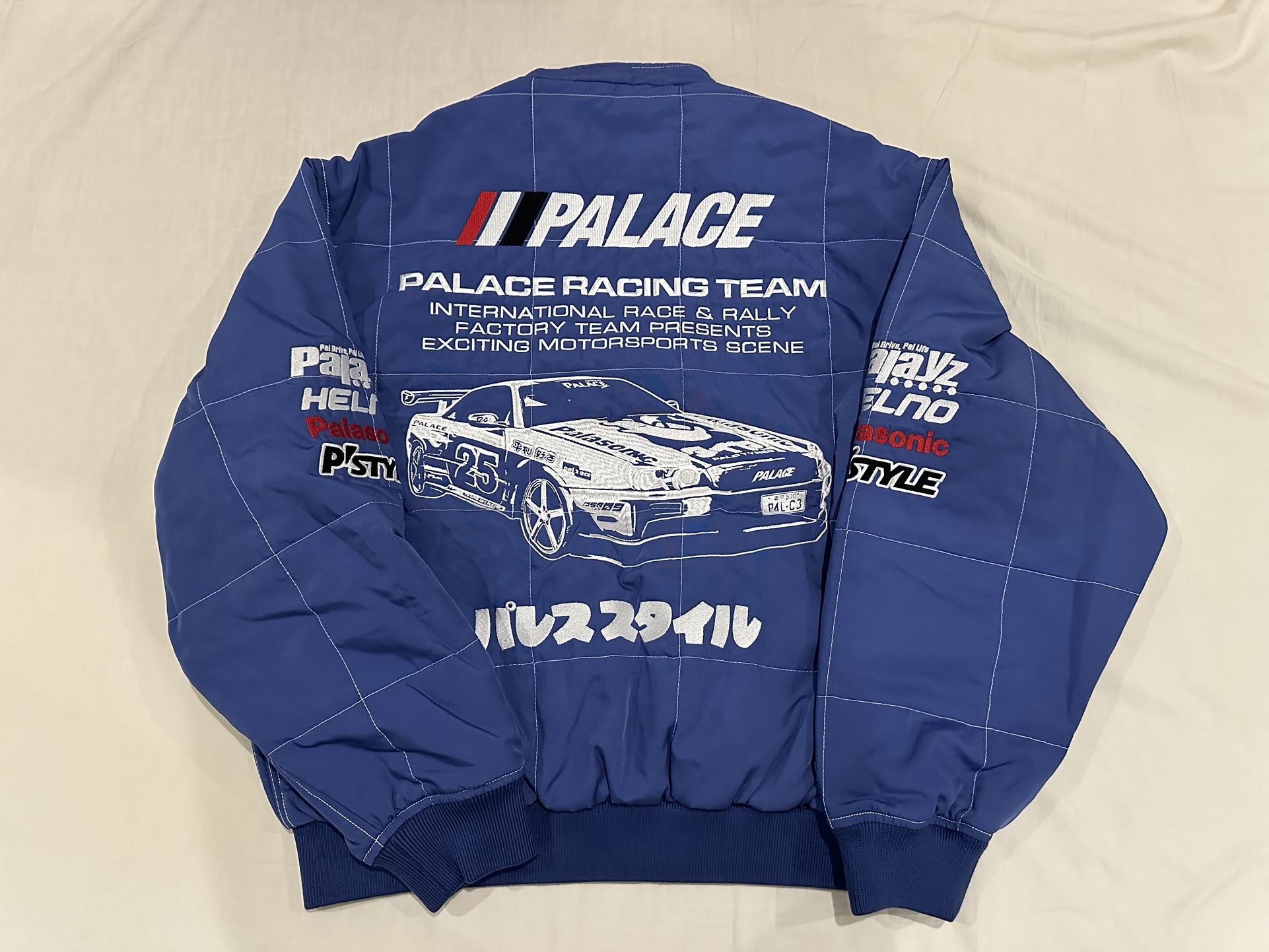 PALACE TECHNICAL STAFF JACKET SIZE MEDIUM BRAND NEW
