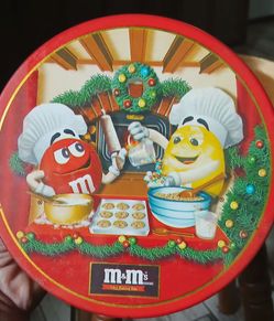 M&M's Holiday Cookie tin w/recipe card and cookie cutters