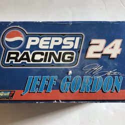 Brand new 1999 Revell Collection Jeff Gordon #24 Pepsi Racing 1:24 Scale w/certi