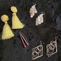 4 Pairs Unmarked Fashion Boho Pierced Earrings