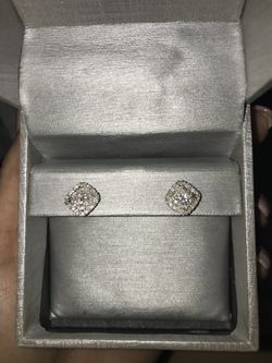 10k diamond earrings