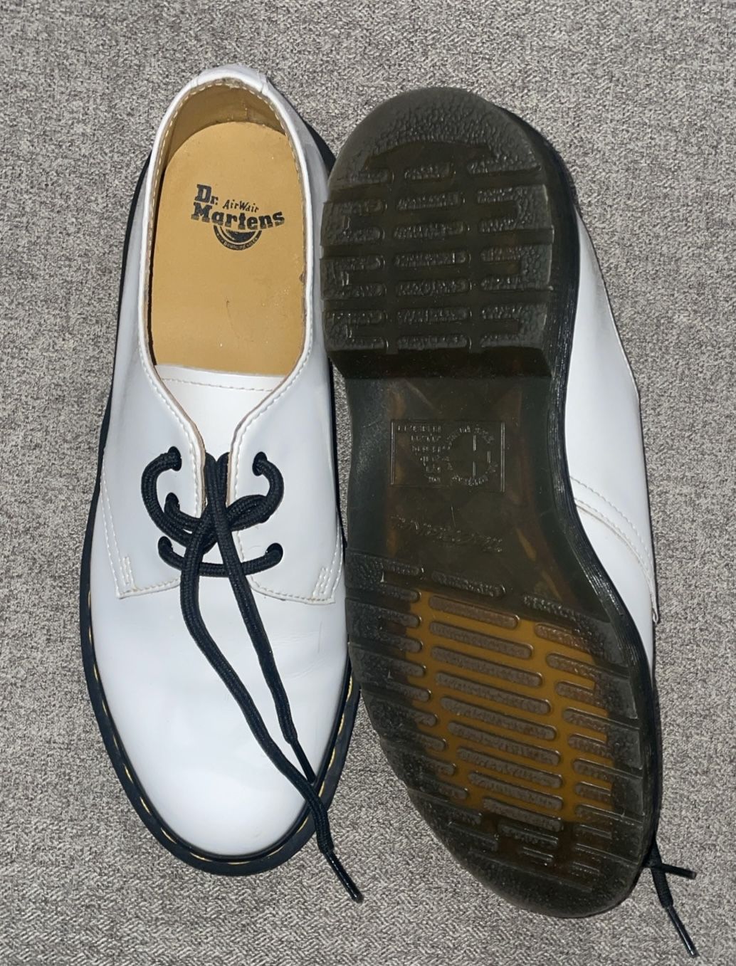 NEW Dr. Martens Smooth Patent Leather Shoes Size 9 White/Black Doc Air Sole