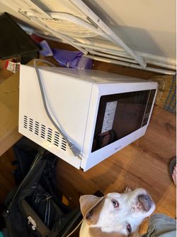 Magic chef 1.6cu ft 1100w microwave never used