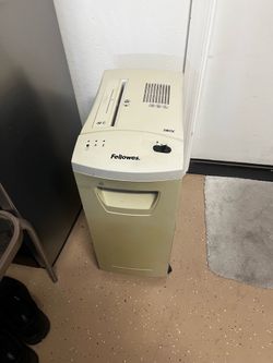 Paper shredder