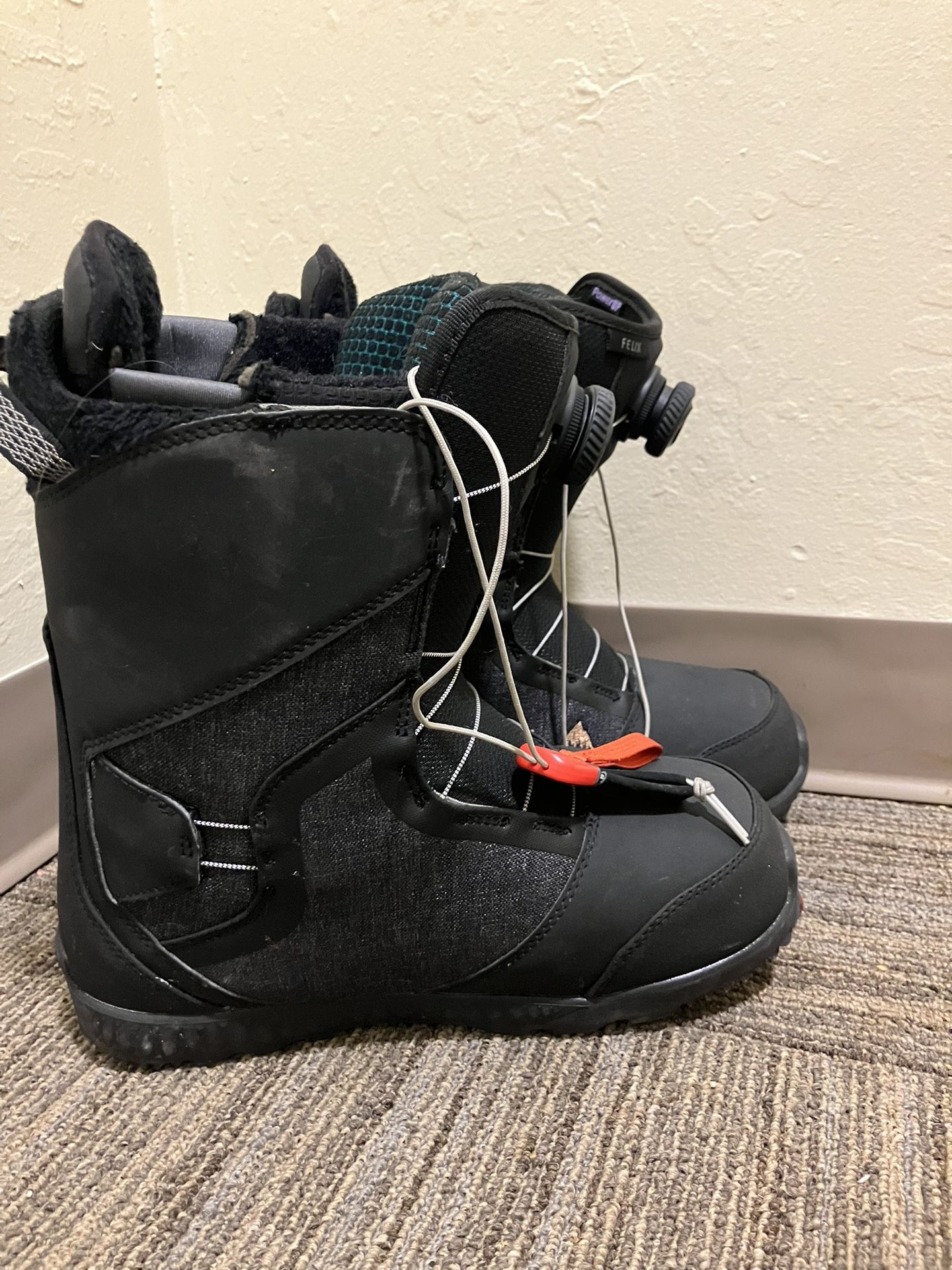 Woman’s Size 9 Burton Snowboarding Boots