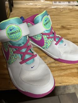 Kids’ Nike Hustle D 9 Basketball Shoes