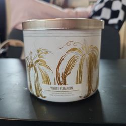 White Barn Candle