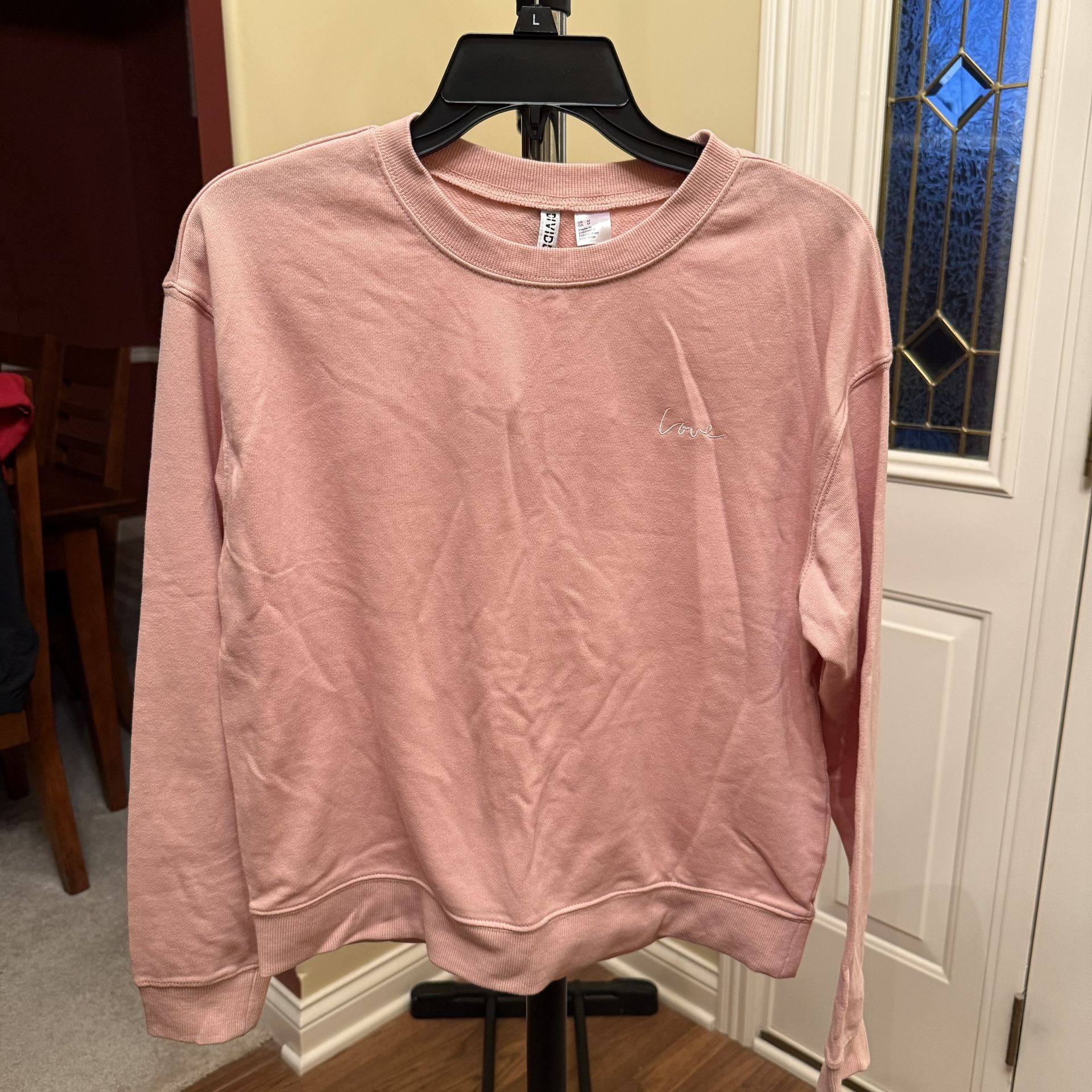 H&M Divided "Love" pink crewneck sweatshirt