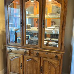 China Cabinet/Hutch