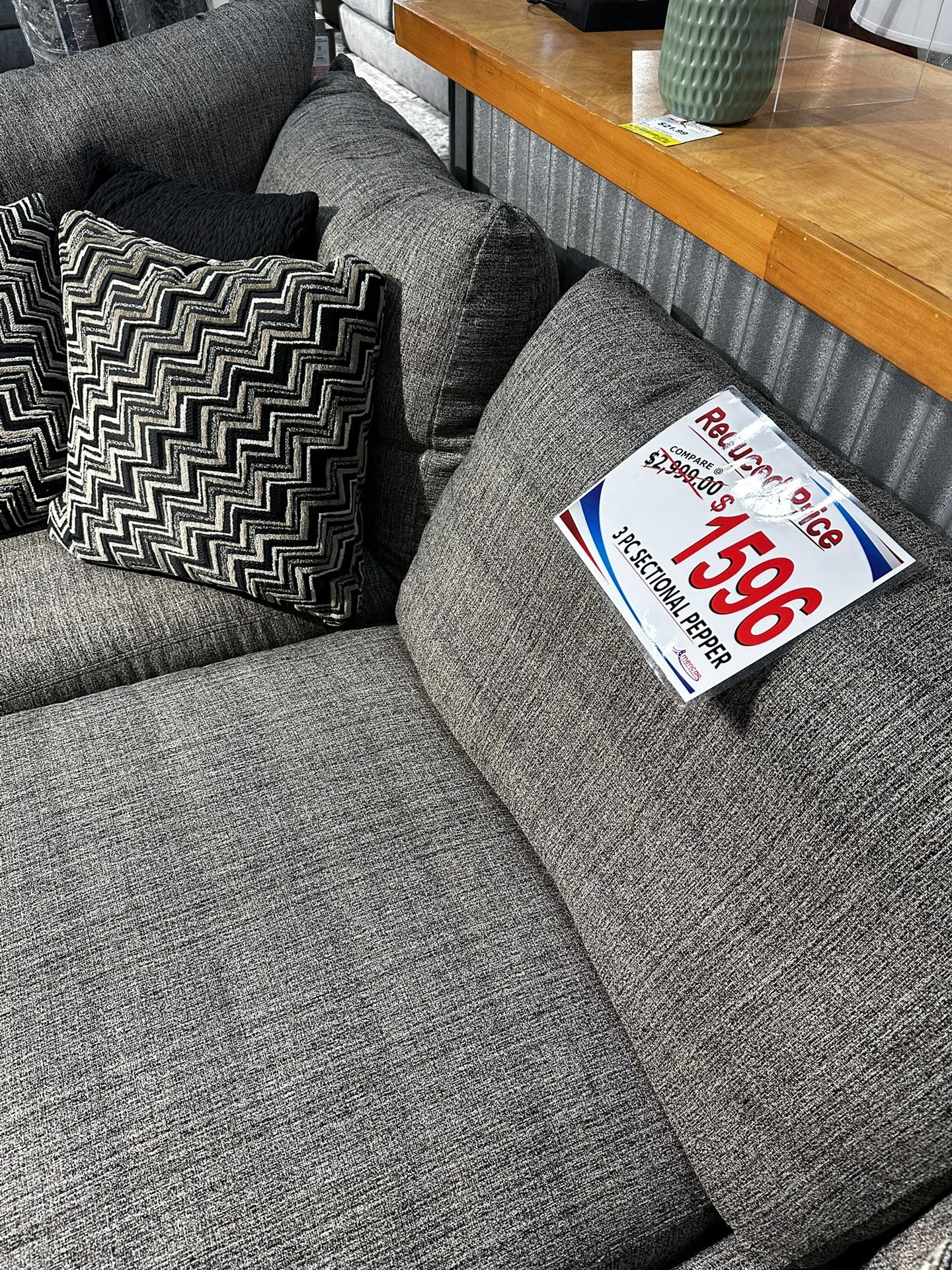 American furniture Warehouse Couch For Sale