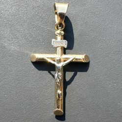 14k Gold Crucifix Pendant 