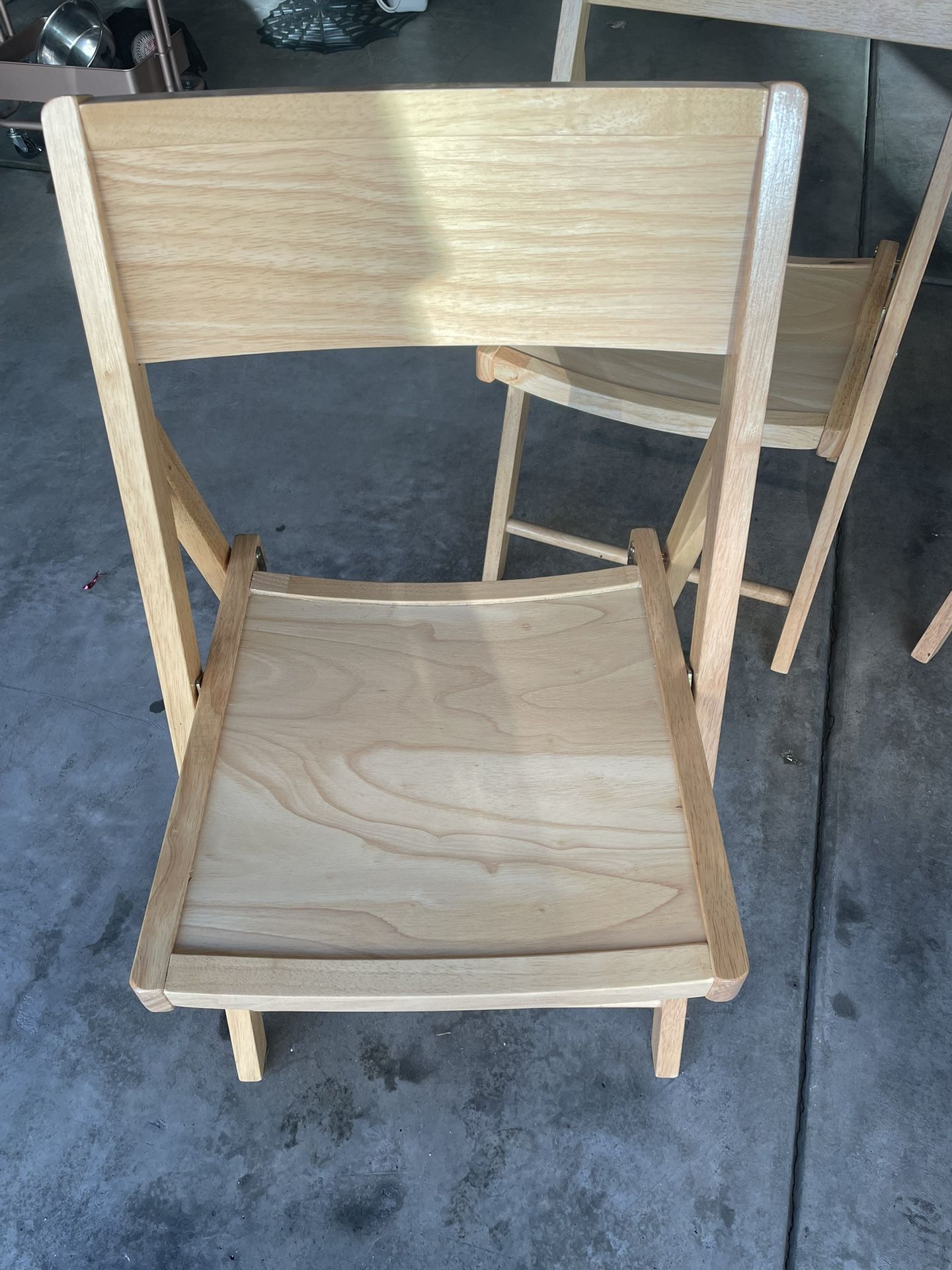 4 Wooden Chairs