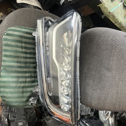 2020-22 HONDA CRV  LEFT HEADLIGHT 