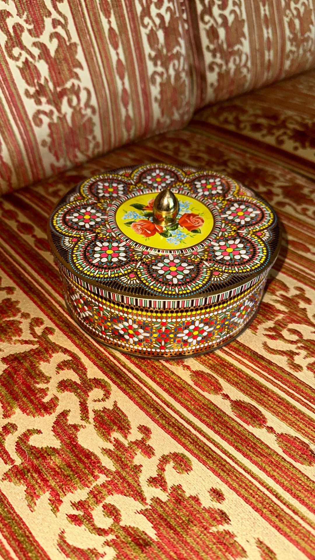 Vintage Dawer English TIN