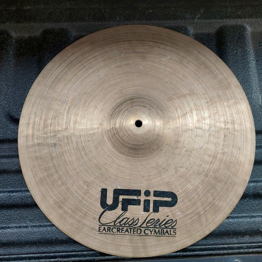 UFiP Class Series Crash Cymbal 17" **Located In Upland**