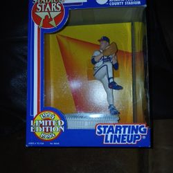 1994 Kenner Starting Lineup Statium Stars Tom Glavine Action Figure 