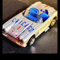 MLB, CHICAGO CUBS Rare (1994) Matchbox Team Collectible: pre-owned, Die-cast, Chevy Corvette, firm.