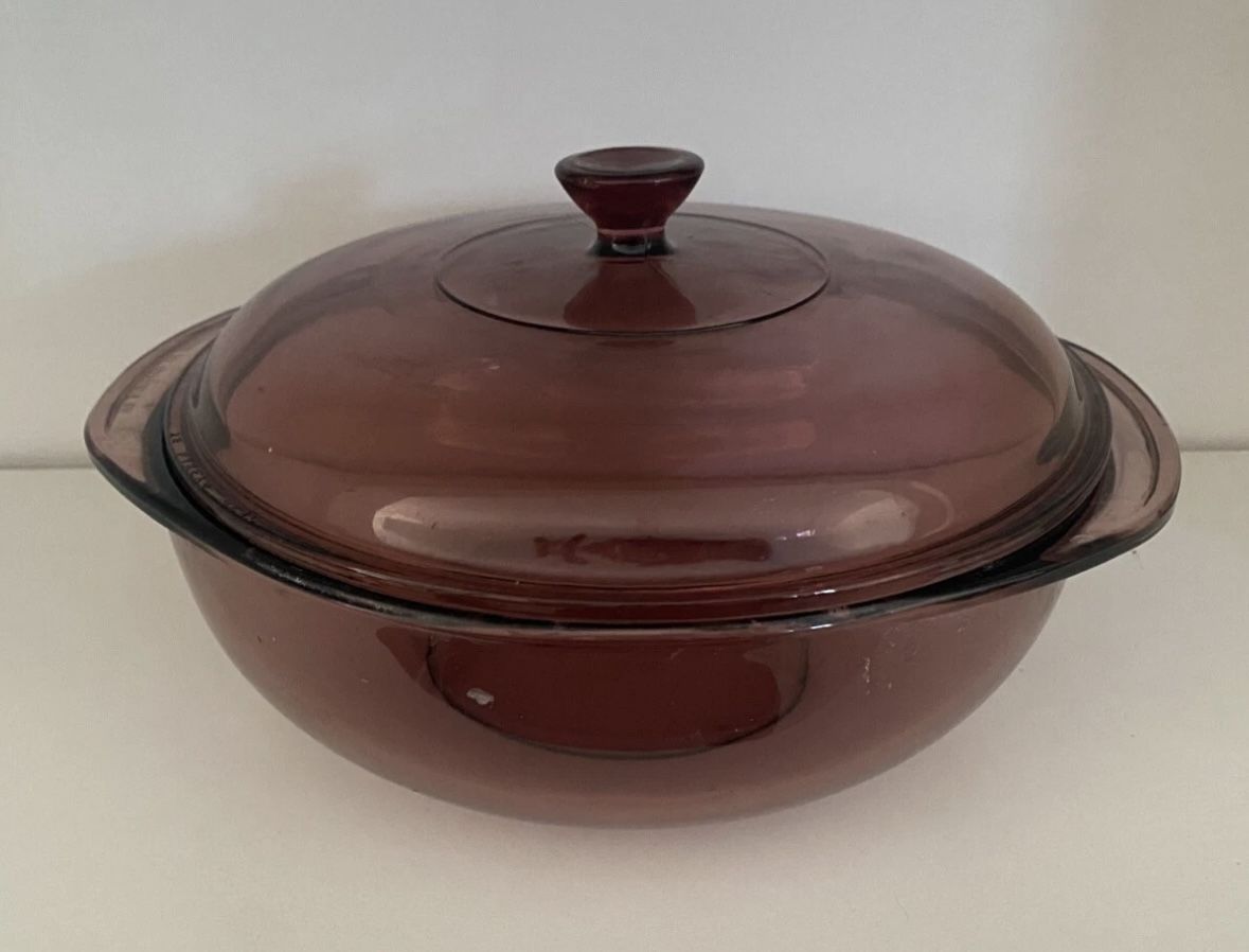Pyrex cranberry covered casserole dish with lid