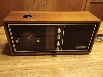Vintage 1970s Craig Radio/Alarm Clock
