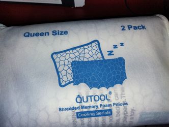 2 Foam Queen Pillows 