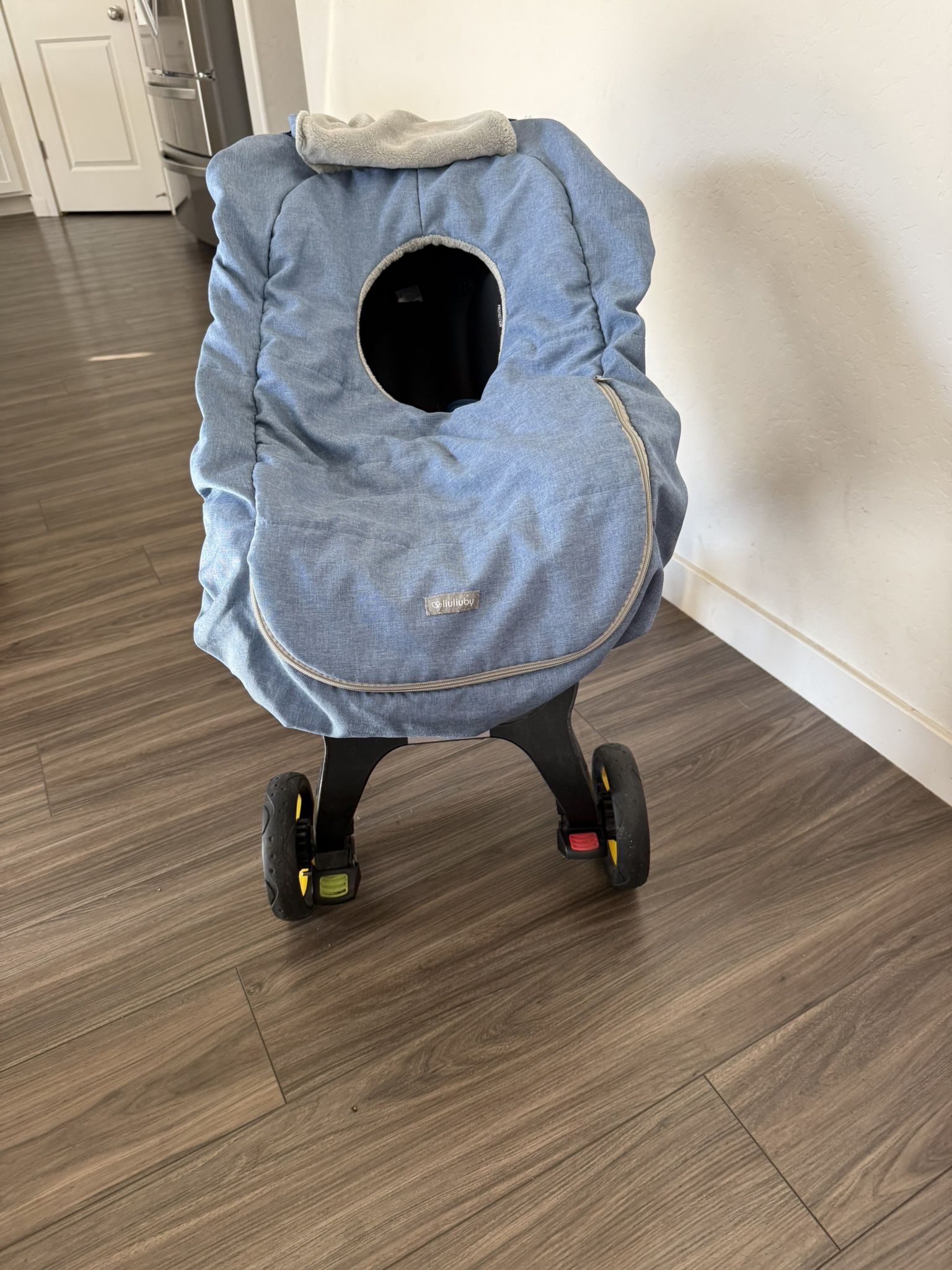 Donna Carseat/ Stroller