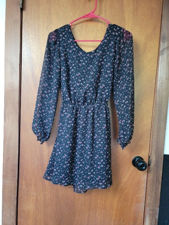 Womans Small Forever 21 Open Back Floral Dress