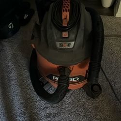 RIDGID 9-Gallon 4.25 Peak HP NXT Wet/Dry Shop Vacuum – Tested & Working