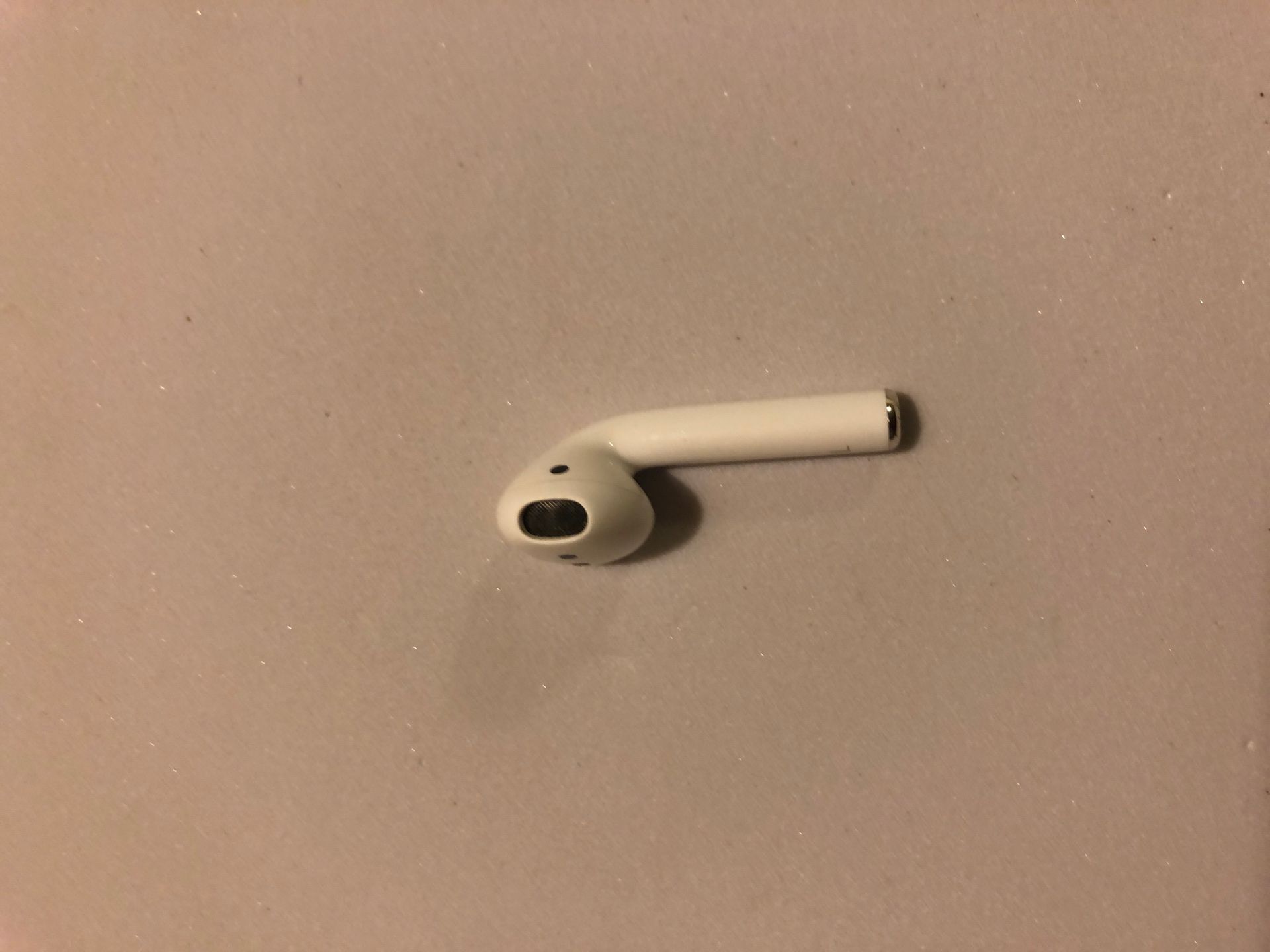 Apple Airpods 1st Generation Replacement Earbud (Left Ear Only)