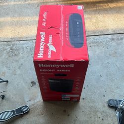 Honeywell HPA5300B InSight True HEPA Air Purifier for Spaces Up To 500 Sq. Ft., Energy Star Rated