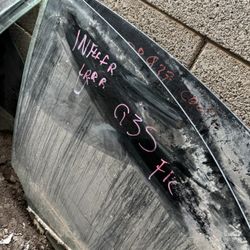 2007 to 2015 INFINITI G25 G35 G37 Q40 FRONT RIGHT PASSENGER SIDE DOOR WINDOW GLASS OEM