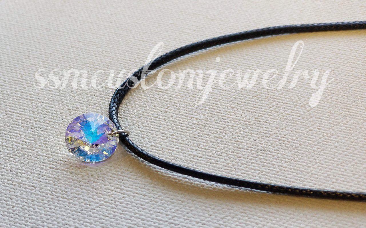 Round Swarovski crystals pendant and cord necklace