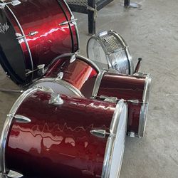 DeRosa Drum set, reasonable offers welcome