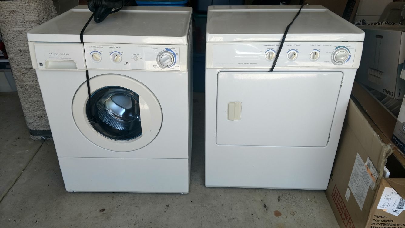 Frigidaire 27 in. Front load washer, and 5.7 cu. Ft gas super capacity dryer