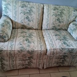 $25+
Sofa $50
3 Dressers (side tables) $25 each
Huge dresser $75
Dining Table $25
TV table $25
Coffee table $25
Roller chair $25
Lamp $25
Pick up /del