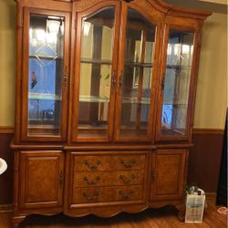 China Cabinet With Light